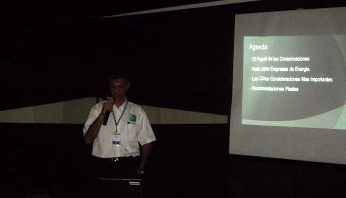 Charla por Arturo Herrera de S&C sobre Comunicaciones